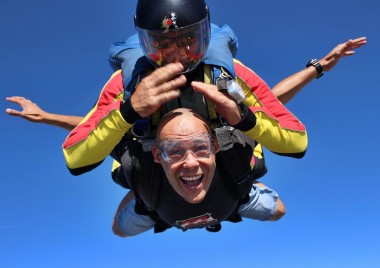 Un saut en parachute pour la fête des pères Actualité - Atlas Parachutisme